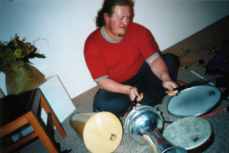 Simon Sweetman with The Winter, live at Photospace Gallery, July 2003 (photo by James Gilberd)